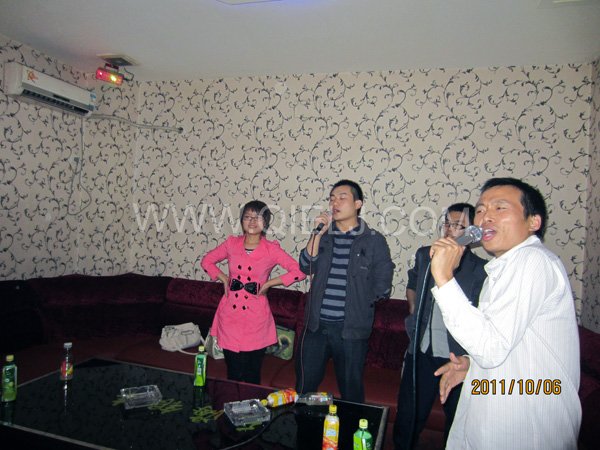 2011年10月，鄭州企鵝糧油機(jī)械有限公司--外貿(mào)部，十一國慶節(jié)團(tuán)體活動(dòng)！(圖1)